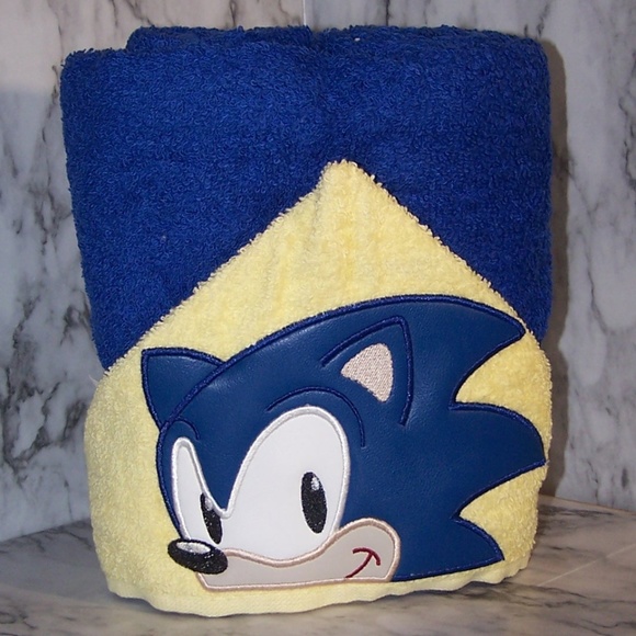 sonic hooded towel